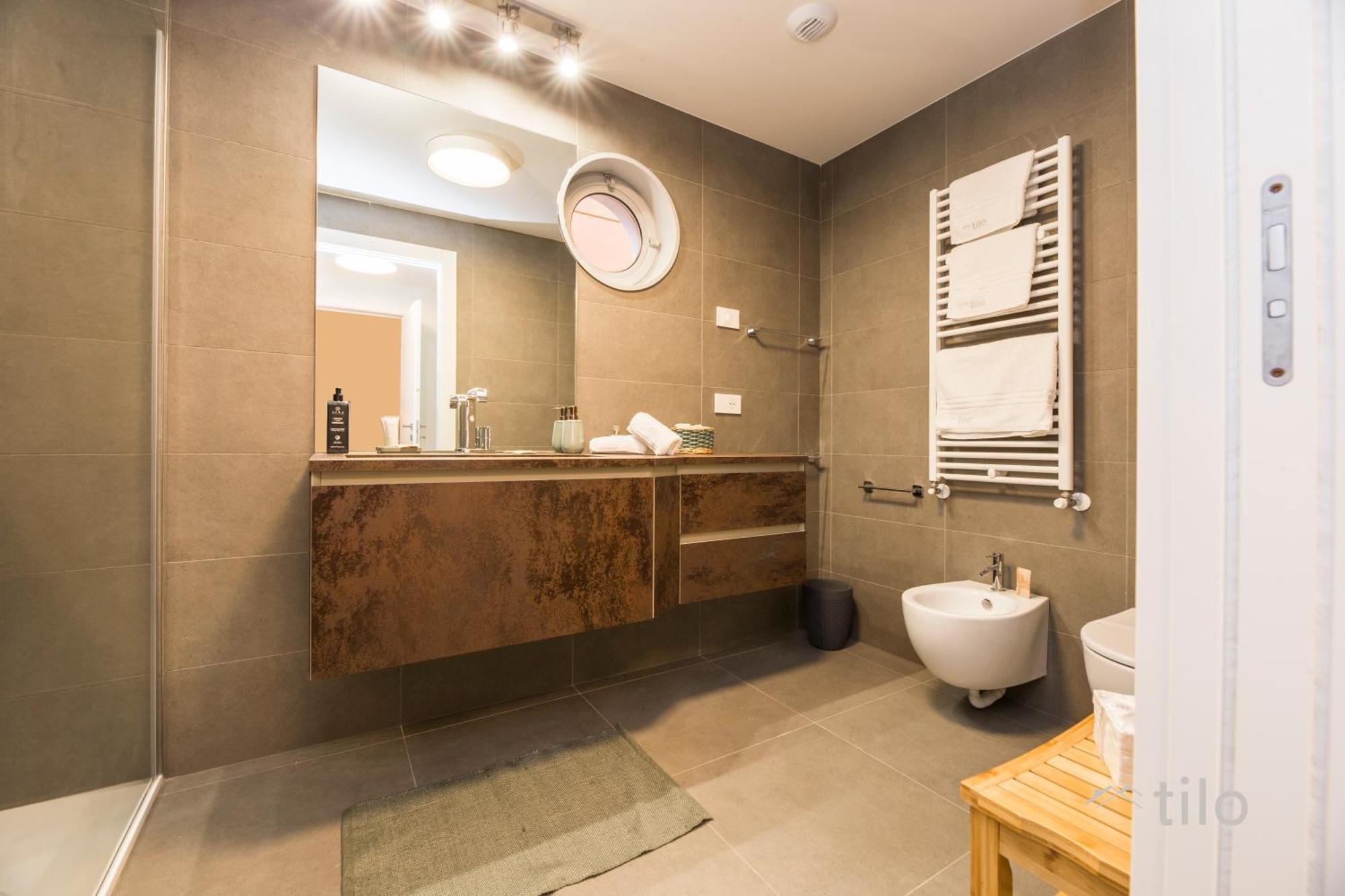 Apartment Waterfront Luxury, 1br, Free Parking, Ac, Netflix & Wifi By Tilo Lux Genua